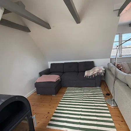 בית נופש Charming, Newly Renovated Large Family Townhouse *